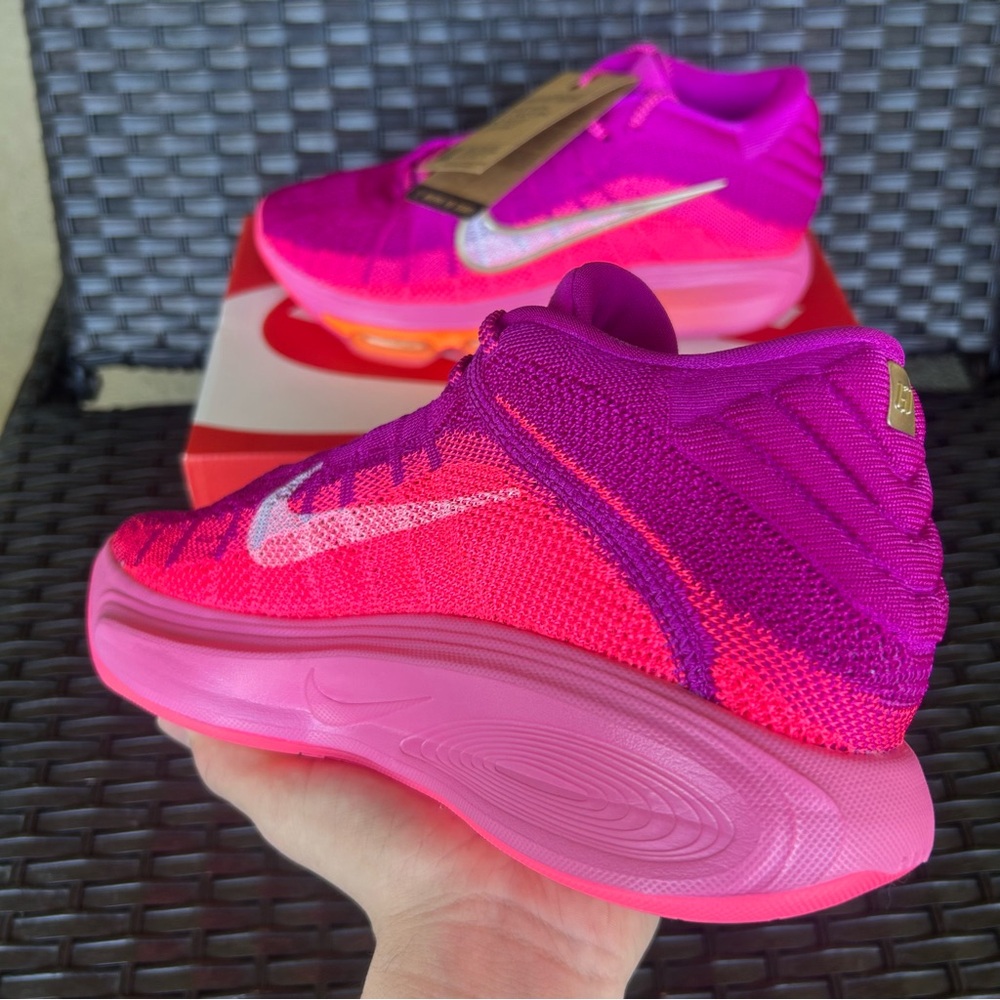 NIKE AIR ZOOM GT HUSTLE 3 HYPER PINK - WOMENS 10 / MENS 8.5 - Picture 4 of 5